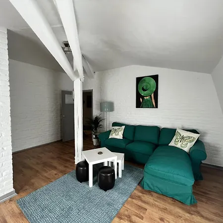 Charming In Centre With Parking Included Apartment *