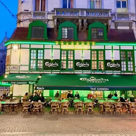 Apartment Charming In Centre With Parking Included *