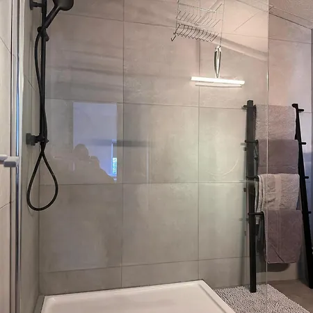 Charming In Centre With Parking Included Apartment *